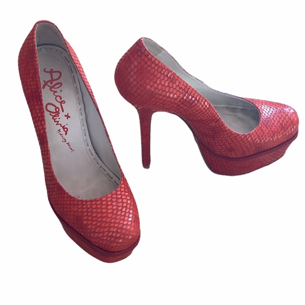 Alice and Olivia Red/Orange snakeskin Pumps Sz.6.5